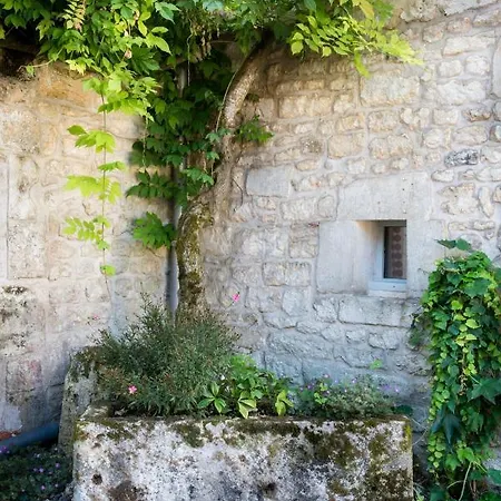 Du Presbytere D'envaux, Ravissante Maison De Charme Port-dʼEnvaux