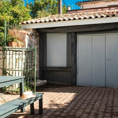 Du Presbytere D'envaux, Ravissante Maison De Charme Port-dʼEnvaux