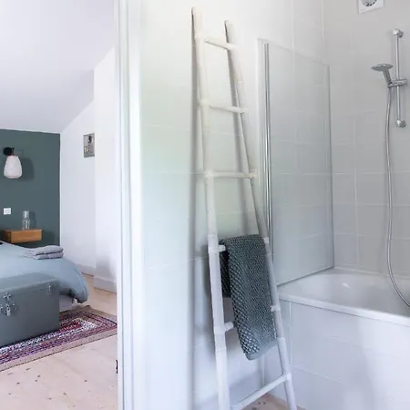 Vakantiehuis Du Presbytere D'envaux, Ravissante Maison De Charme