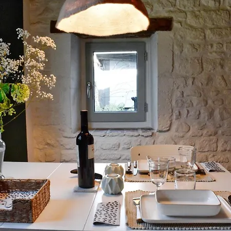 Ferienhaus Du Presbytere D'envaux, Ravissante Maison De Charme Port-dʼEnvaux