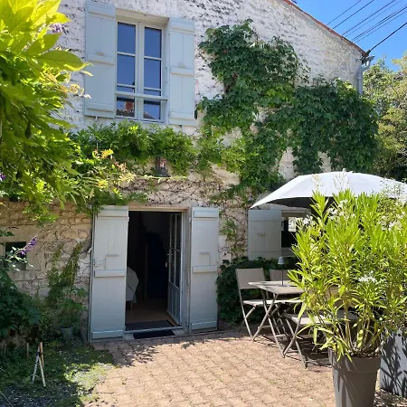 Holiday home Du Presbytere D'envaux, Ravissante Maison De Charme Port-d'Envaux