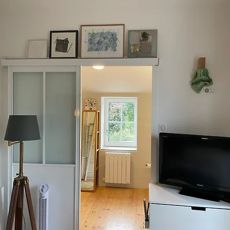 Du Presbytere D'envaux, Ravissante Maison De Charme Port-dʼEnvaux