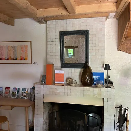 Vakantiehuis Du Presbytere D'envaux, Ravissante Maison De Charme Port-dʼEnvaux