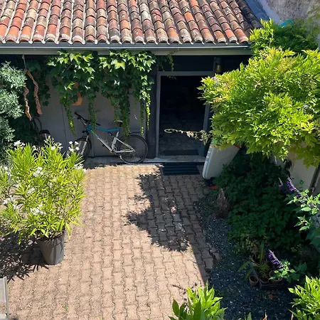 Du Presbytere D'envaux, Ravissante Maison De Charme Port-dʼEnvaux