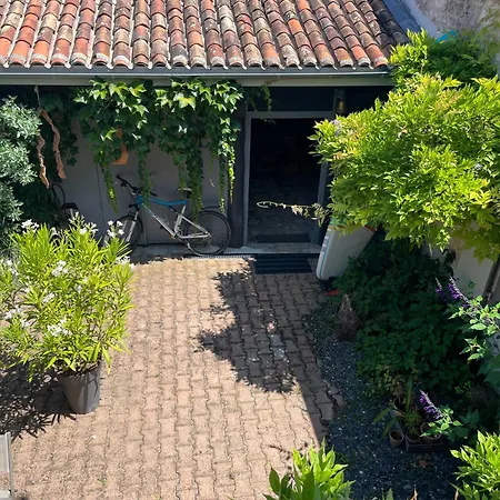 Du Presbytere D'envaux, Ravissante Maison De Charme Port-d'Envaux